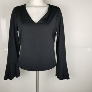 The limited Stretch  ,3/4 Bell-Sleeve Top